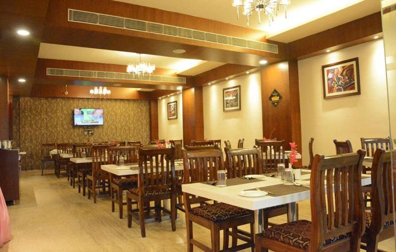 Hotel Eden Roc Bhubaneswar Ngoại thất bức ảnh